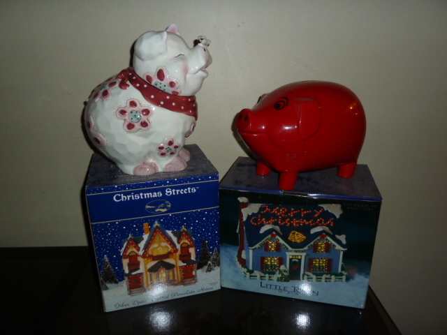 lot 825 image: PIG COOKIE JAR, RED PIGGY BANK, Christmas stuff in boxes