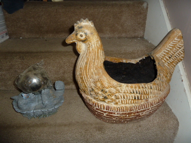 lot 212 image: TURTLE & ROOSTER YARD ART