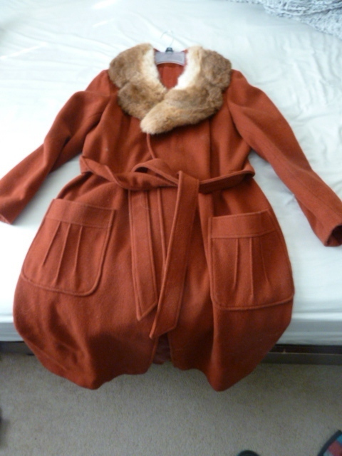 lot 268 image: VINTAGE WOMENS COAT...RED