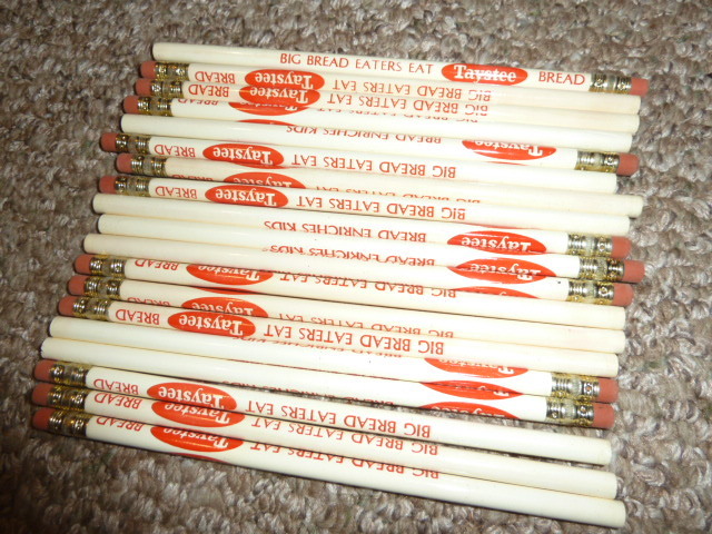 lot 290 image: TAYSTEE BREAD lot of 19 VINTAGE PENCILS