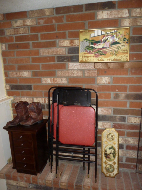 lot 312 image: RANDOM LOT OF STUFF