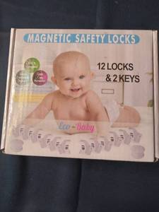 lot 52713 image: Magnetic Safety Locks