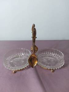 lot 2108 image: Made in England Antique Gold Toned Holder SugarSalt Dip with 2 Crystal Etched Bowls