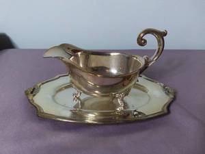 lot 2113 image: Lot of 2 Eternally Yours Rogers Brothers Silver Plated Gravy Bowl with Matching Serving Plate