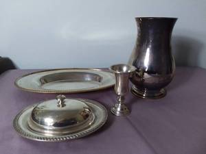 lot 2117 image: Lot of 4 Silver Plated Antique Decorative Items - Poole Silver Company and Cambridge Silver
