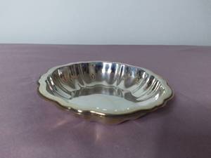 lot 2120 image: W.M. A Rogers Small Decorative Plate with Wavy Edges