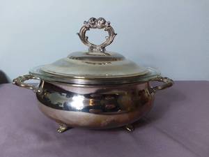 lot 2124 image: English Silver MFG Corporation Silver Plated Casserole Serving Dish with Lid and Pyrex Glass Bowl Inside