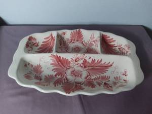 lot 2136 image: Made in Italy Hand Painted Glass Ceramic Divided RelishAppetizer Driving Platter Dish