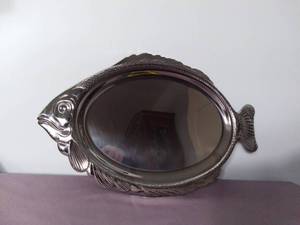 lot 2137 image: Reed & Barton Stainless Steel Fish Shaped Serving Platter - In Great Condition