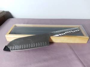 lot 2139 image: 7 Santoku Knife Japanese Stainless Steel in Box