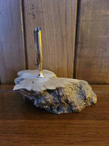 lot 3016 image: Laquered Wood Fountain Pen Holder
