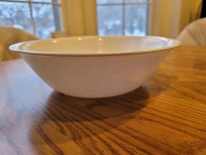 lot 3019 image: Corelle White Salad Bowl
