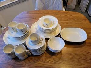 lot 3020 image: 57 Piece BSB by Cairett-Shaw Dinnerware Set