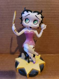 lot 3021 image: Betty Boop 5-12 inch collectible figurine - All Dolled Up