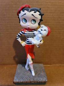 lot 3025 image: Ohh la la Betty Boop Figurine
