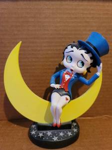 lot 3027 image: Betty Boop Moonglow Figurine