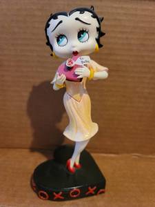 lot 3032 image: Hugs and Kisses Betty Boop Collectible
