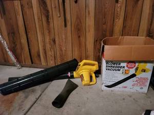lot 9047 image: Yard Pro Leaf Blower