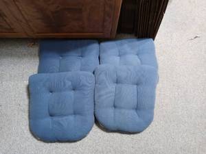 lot 9058 image: Lot Of 4 Blue Chair Cushions In Great Condition