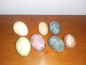 lot 2065 image: Lot of 7 Marble Eggs