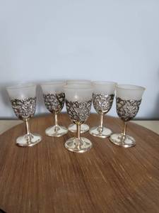 lot 2083 image: Set of 6 Japanese Cordials