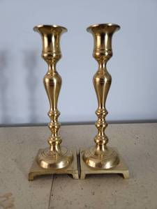 lot 2099 image: Set of Brass Candle Sticks