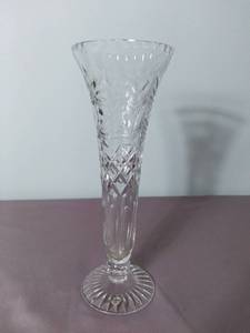 lot 2102 image: 12 Inch Tall German Genuine Handcrafted Lead Crystal Etched Vase - Flower and Cross Etch Detailing