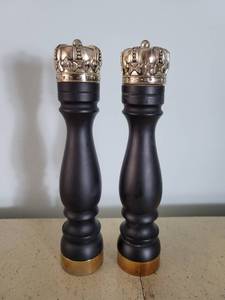 lot 2140 image: F.B. Rogers Wood Master Pieces- MCM Salt and Pepper Grinders