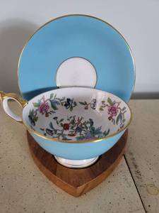 lot 2170 image: Aynsley Bone China - Teacup and Saucer