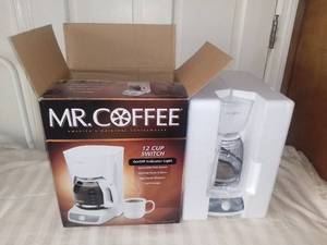lot 9000 image: New in Box Mr. Coffee 12 Cup Coffee Pot