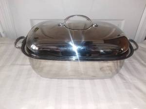 lot 9004 image: Cooks Essentials 8 Qt. Stainless Roasting Pan