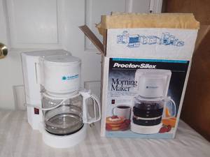 lot 9021 image: Proctor-Silex Morning Maker 12 Cup Coffeemaker
