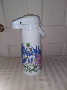 lot 9024 image: Cute Floral Pump Percolator