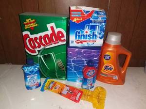 lot 9033 image: Lot of Dishwasher Detergent