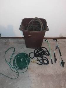 lot 9042 image: Lot of Garden Hoses an Sprayers