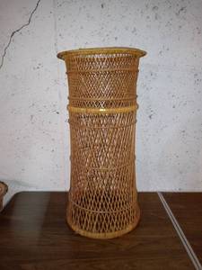 lot 804 image: Nice Rattan Plant Stand For Large Plants In Good Condition