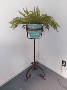 lot 2007 image: Iron Plant Stand With Faux Fern