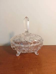 lot 2015 image: Beautiful Cut Glass Lidded Candy Dish