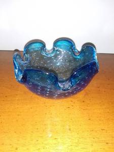lot 2024 image: Mid Century Glass Bubble Ashtray