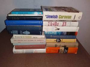 lot 8002 image: Lot of Literature on Various Subjects