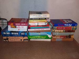 lot 8007 image: Lot of Literature on Various Subjects