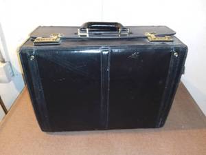 lot 8027 image: Franzen Black Leather Briefcase With Combination