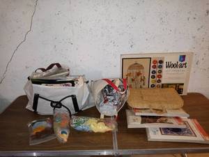 lot 8030 image: Lot Of 4 Arts And Crafts Accessories Wicker Bag,Wool Art Etc