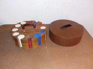 lot 8036 image: Vintage Wood Poker Chip Carousel With Plastic Chips