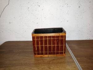 lot 8042 image: Nice Small Woven Basket In Good Condition