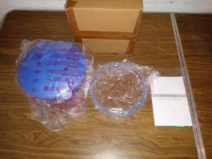 lot 8043 image: Very Nice New In Box Microwave Pressure Cooker