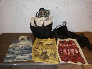 lot 8045 image: Nice Lot Of Assorted Bags For Groceries Or Miscellaneous