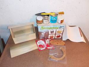 lot 8069 image: Swingalong DIY Purse Kit