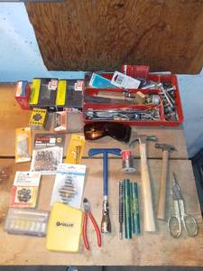 lot 8076 image: Lot of Hand Tools and Hardware