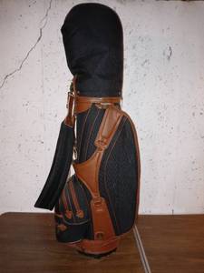 lot 8112 image: Really Nice Knight Golf Bag In Great Condition With Vintage Clubs And Other Accessories